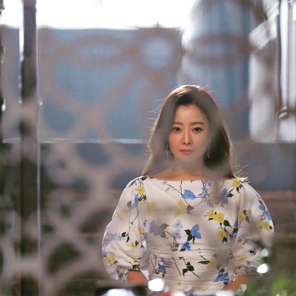 Top 5 tạo hình đẹp nhất của Kim Hee Sun: Khí chất ngời ngời, thời trang 