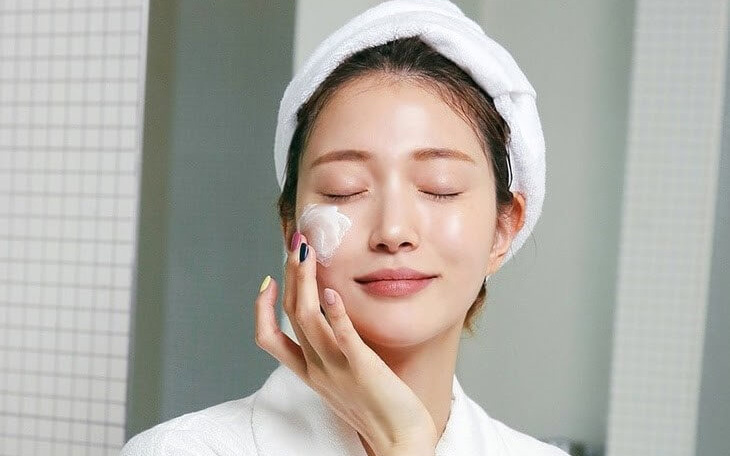 Chị em có 3 thói quen này chứng tỏ collagen đang dần bị hút cạn, đừng hỏi vì sao da nhăn nheo, già trước tuổi