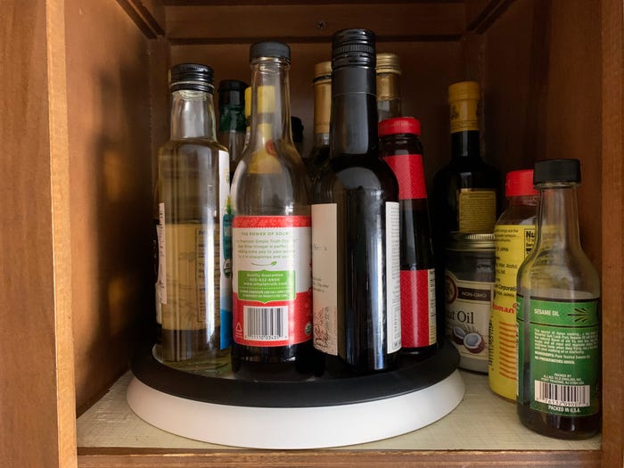 Một món đồ chưa tới 350k giúp bạn lưu trữ gia vị trong tủ bếp ngăn nắp như ở quầy bar nhà hàng - Ảnh 3.