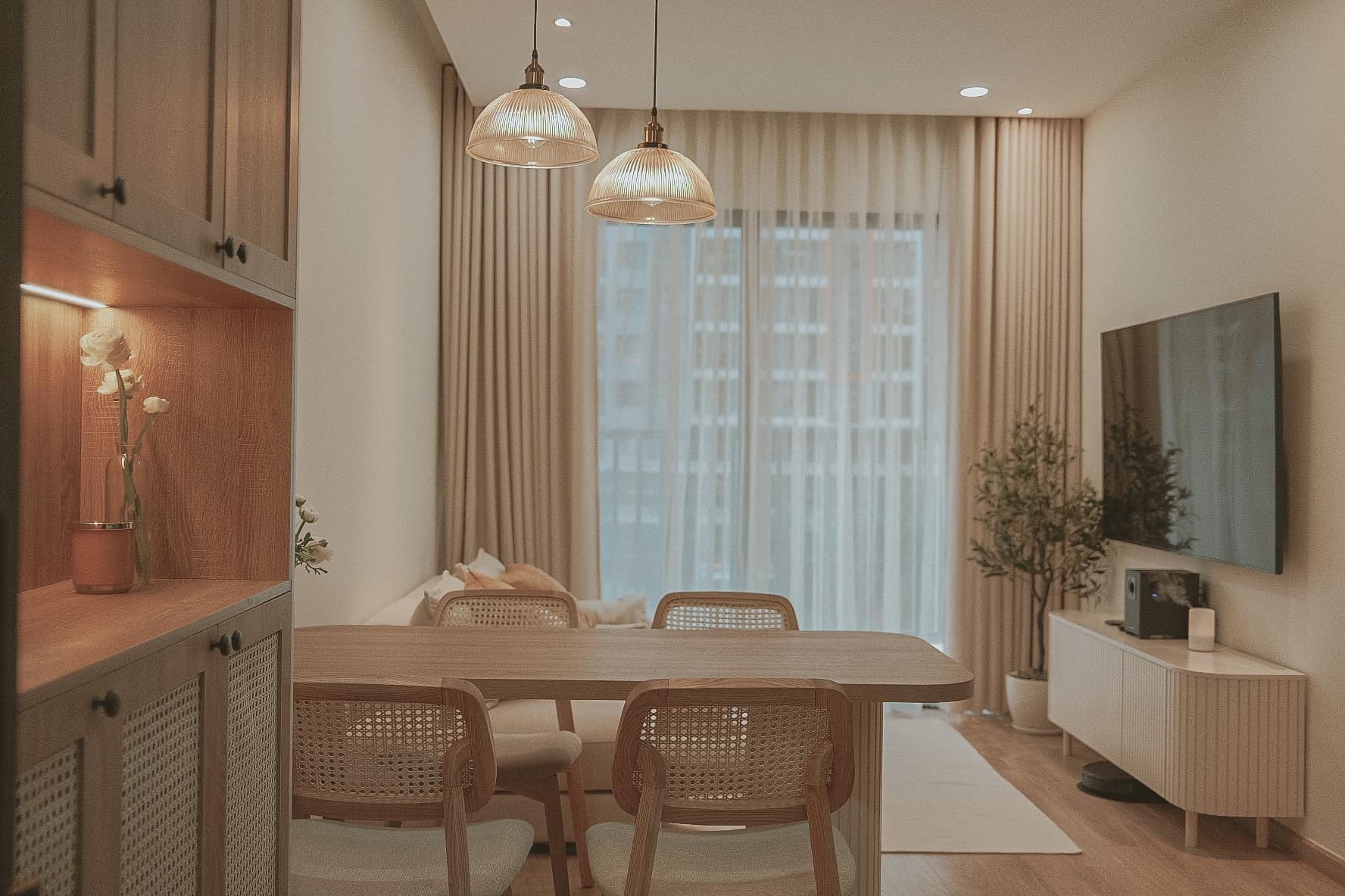 Vợ chồng trẻ Sài Gòn thiết kế căn hộ riêng chưa tới 70m² kiểu vintage chỉ toàn đồ cơ bản, ngắm mới thấy tinh tế trong từng chi tiết nhỏ - Ảnh 3.