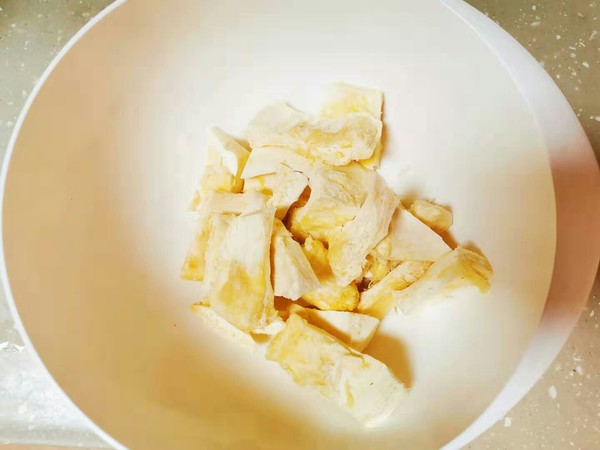 Đừng dại vứt vỏ sầu riêng khi ăn xong, phần cùi trắng làm món canh dưỡng sinh này cực kỳ tốt cho chị em phụ nữ - Ảnh 4.