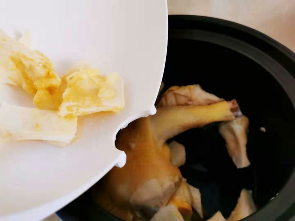 Đừng dại vứt vỏ sầu riêng khi ăn xong, phần cùi trắng làm món canh dưỡng sinh này cực kỳ tốt cho chị em phụ nữ - Ảnh 7.
