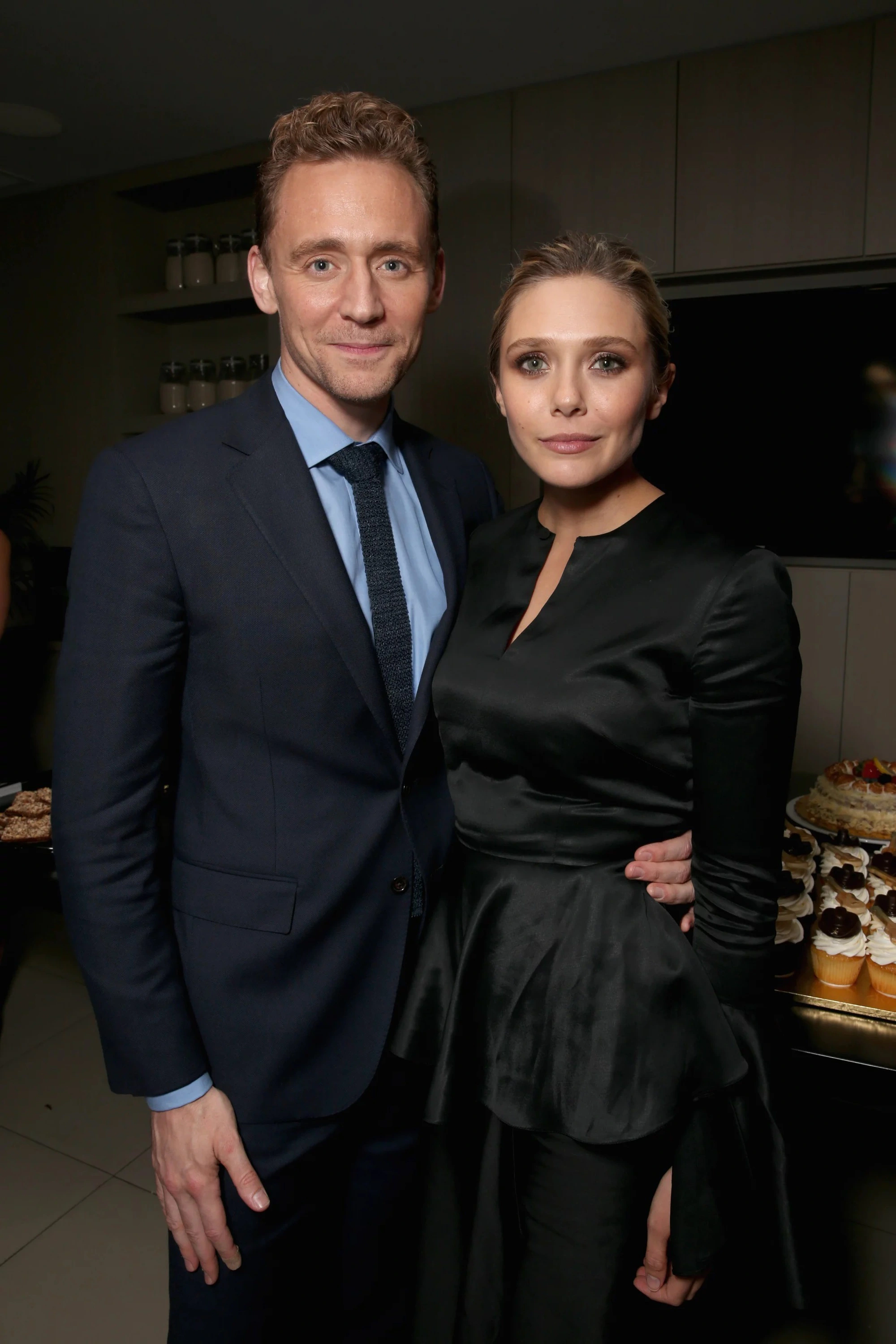 “Phù thủy quyến rũ nhất vũ trụ Marvel” Elizabeth Olsen: Ghê sợ cánh paparazzi, chuyện tình cảm với hai tài tử Avengers - Ảnh 10.