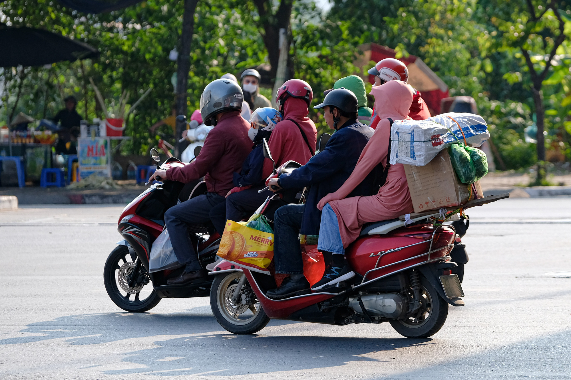 Chưa kết thúc nghỉ lễ, người dân đã lo trở lại Hà Nội vì nỗi lo tắc đường - Ảnh 4.