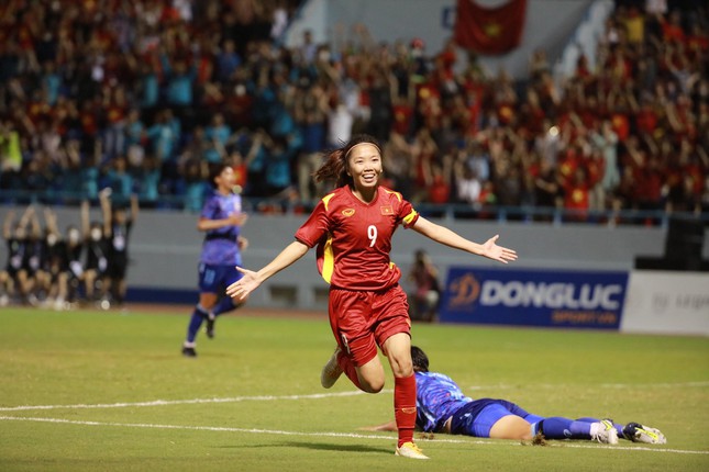 Chung kết bóng đá nữ Việt Nam - Thái Lan: Đội tuyển nữ lần thứ 7 lên ngôi vô địch SEA Games, khẳng định vị trí số 1 Đông Nam Á - Ảnh 2.