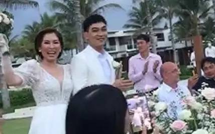 Khương Ngọc bí mật tổ chức đám cưới với bạn gái trên bãi biển thơ mộng