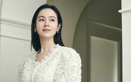 Son Ye Jin khoe cận nhan sắc trong loạt ảnh mới, bà xã Hyun Bin nhận được &quot;mưa lời khen&quot;