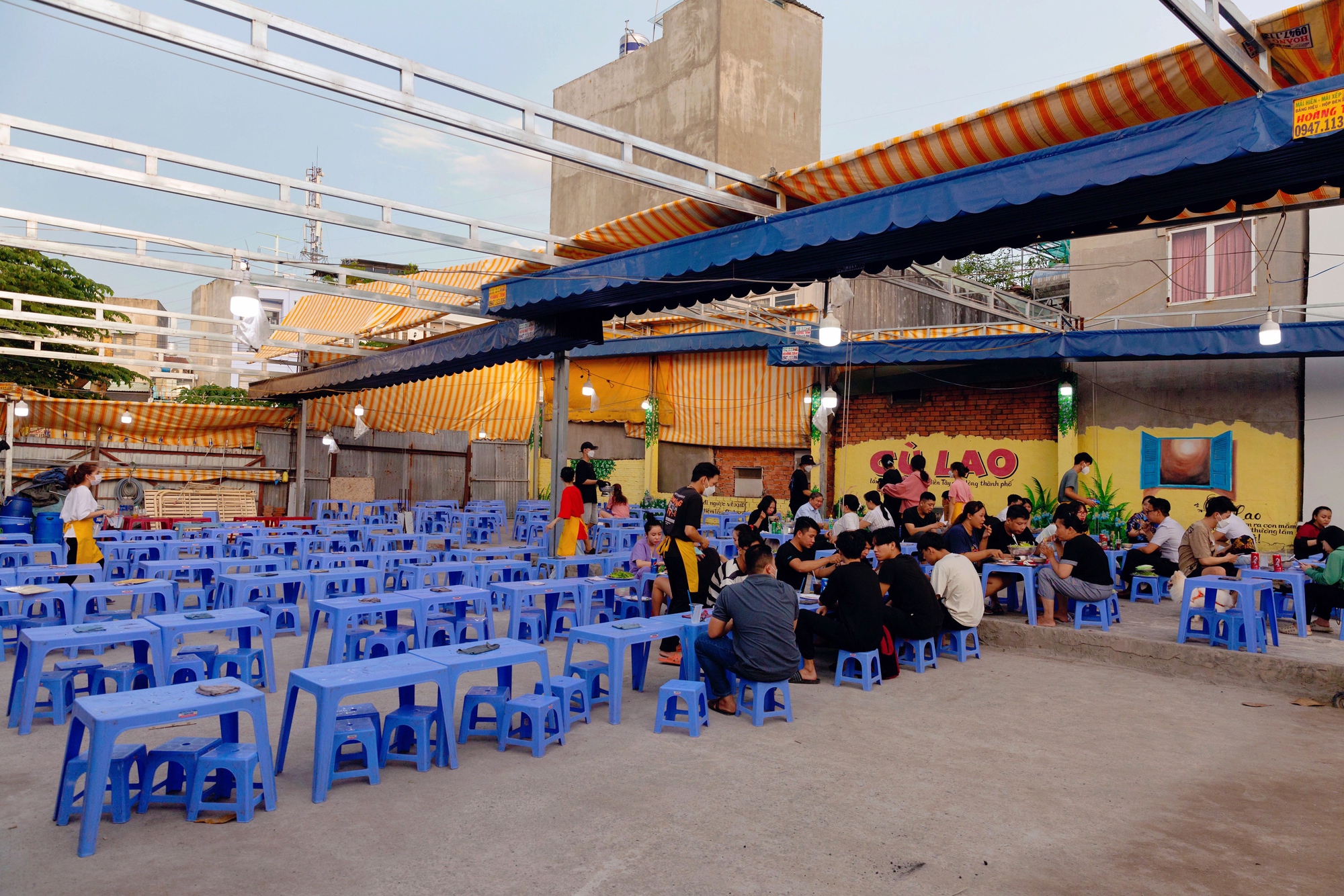 Lẩu cù lao - món đặc sản trong các tiệc cưới của người miền Tây giúp một quán ăn tại Sài Gòn hút hàng trăm lượt khách tìm tới mỗi ngày! - Ảnh 14.