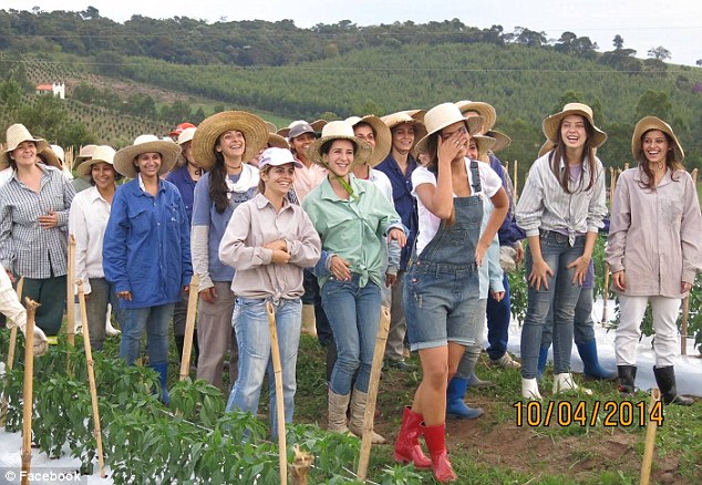 Ngôi làng kỳ lạ được ví như &quot;Tây Lương Nữ Quốc&quot; đời thực: Bói không ra bóng dáng đàn ông, phụ nữ làm chủ hoàn toàn cuộc sống - Ảnh 2.