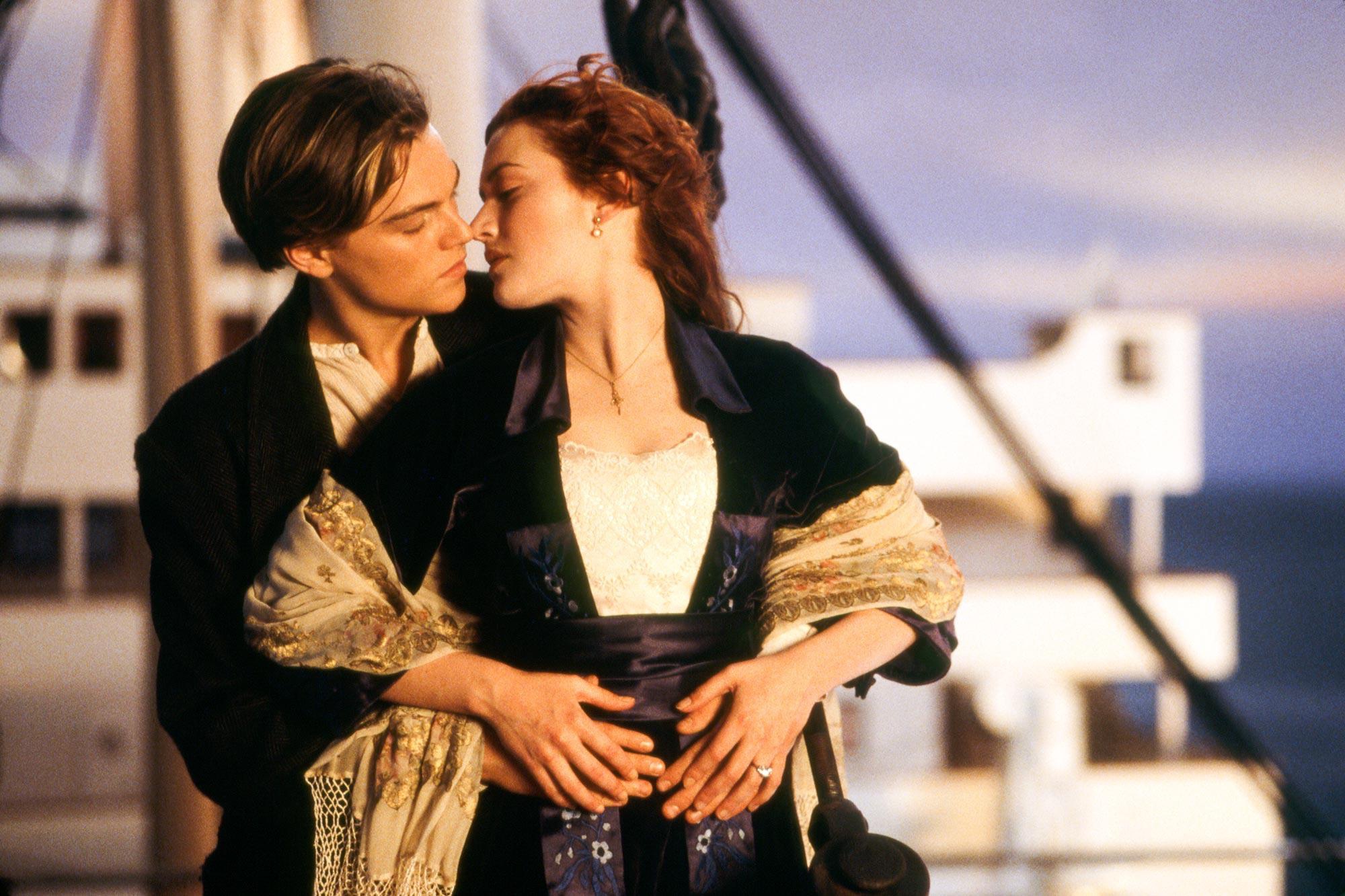 Actor Leonardo DiCaprio at the age of U50: "Wild horse" forever chasing love with long legs, special relationship with Rose "Titanic" - Photo 14.