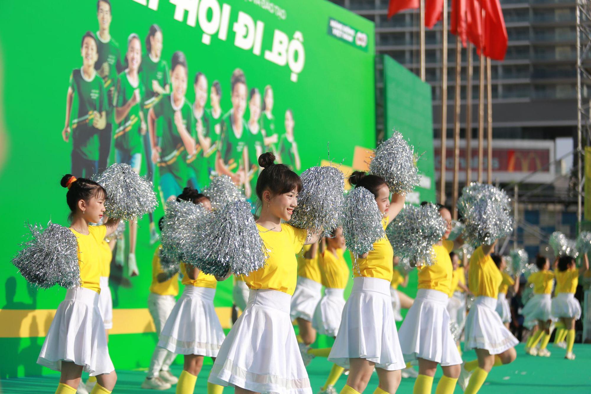 Hàng ngàn học sinh tỉnh Khánh Hòa được “tiếp ý chí” tại Ngày hội đi bộ MILO 2022 - Ảnh 2.