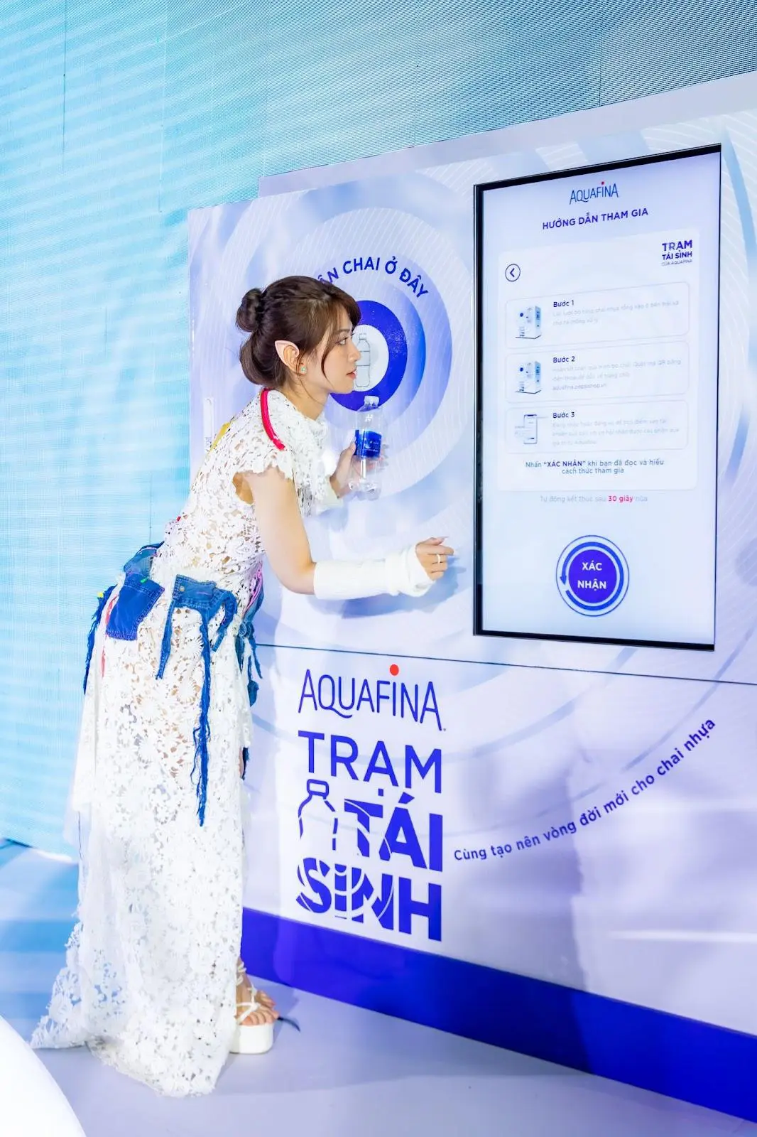 Cận cảnh Trạm Tái Sinh Aquafina - điểm check in “nóng” nhất Tuần lễ thời trang Quốc tế Việt Nam Xuân Hè 2022 - Ảnh 4.