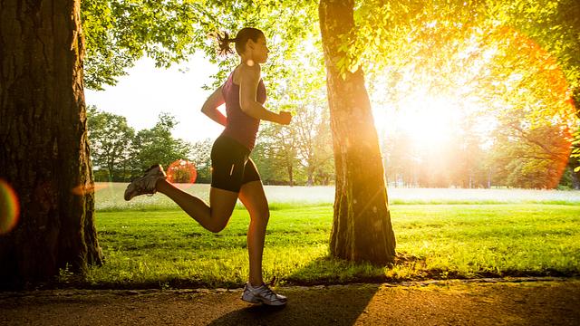 Nếu biết chạy bộ có 6 lợi ích này, chắc chắn ngày nào bạn cũng xỏ chân vào giày, ghi nhớ 3 điều khi chạy, hiệu quả sẽ càng tăng lên  - Ảnh 4.