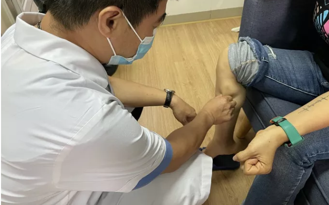 Hà Nội: Chi 60 triệu tiêm filler làm thẳng chân, người phụ nữ bị biến chứng nặng 