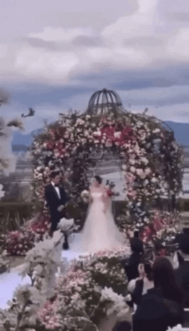 Loạt khoảnh khắc đẹp nhất đám cưới thế kỷ của Hyun Bin - Son Ye Jin: Giây phút cô dâu - chú rể trao nhau nụ hôn khiến netizen phát sốt - Ảnh 8.