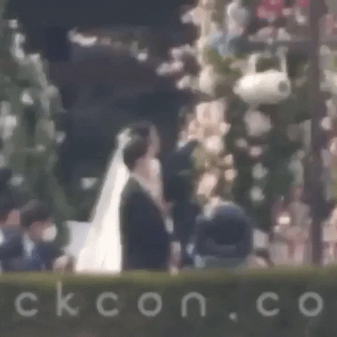 Loạt khoảnh khắc đẹp nhất đám cưới thế kỷ của Hyun Bin - Son Ye Jin: Giây phút cô dâu - chú rể trao nhau nụ hôn khiến netizen phát sốt - Ảnh 9.