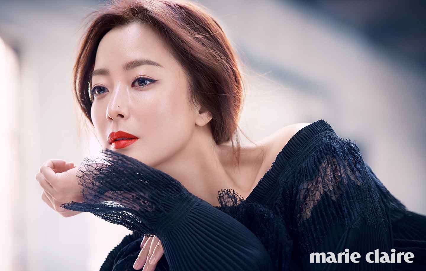 “Đệ nhất mỹ nhân xứ Hàn” Kim Hee Sun: Từng đau đớn muốn rời làng giải trí hậu sinh con gái, bị nghi là sản phẩm “thẩm mỹ” - Ảnh 5.