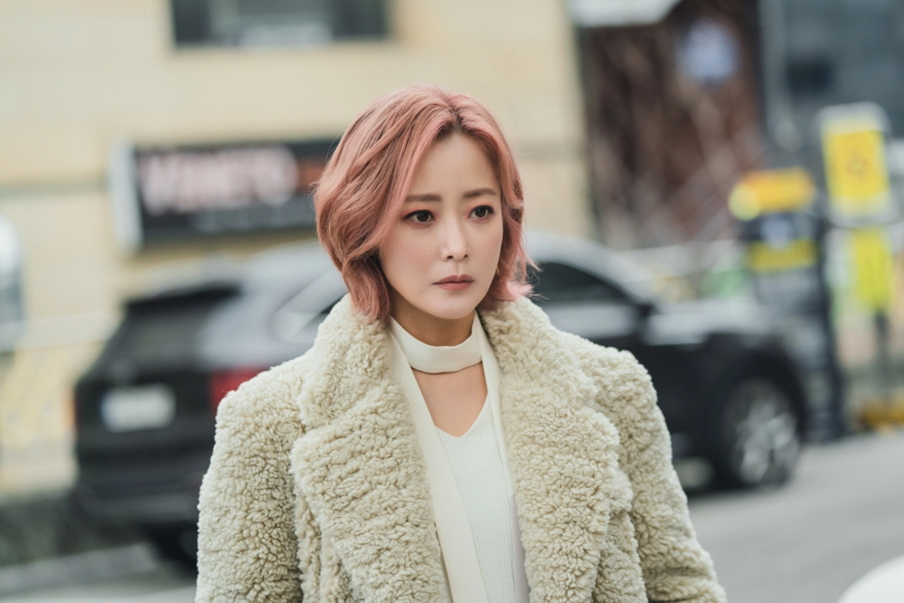 “Đệ nhất mỹ nhân xứ Hàn” Kim Hee Sun: Từng đau đớn muốn rời làng giải trí hậu sinh con gái, bị nghi là sản phẩm “thẩm mỹ” - Ảnh 7.