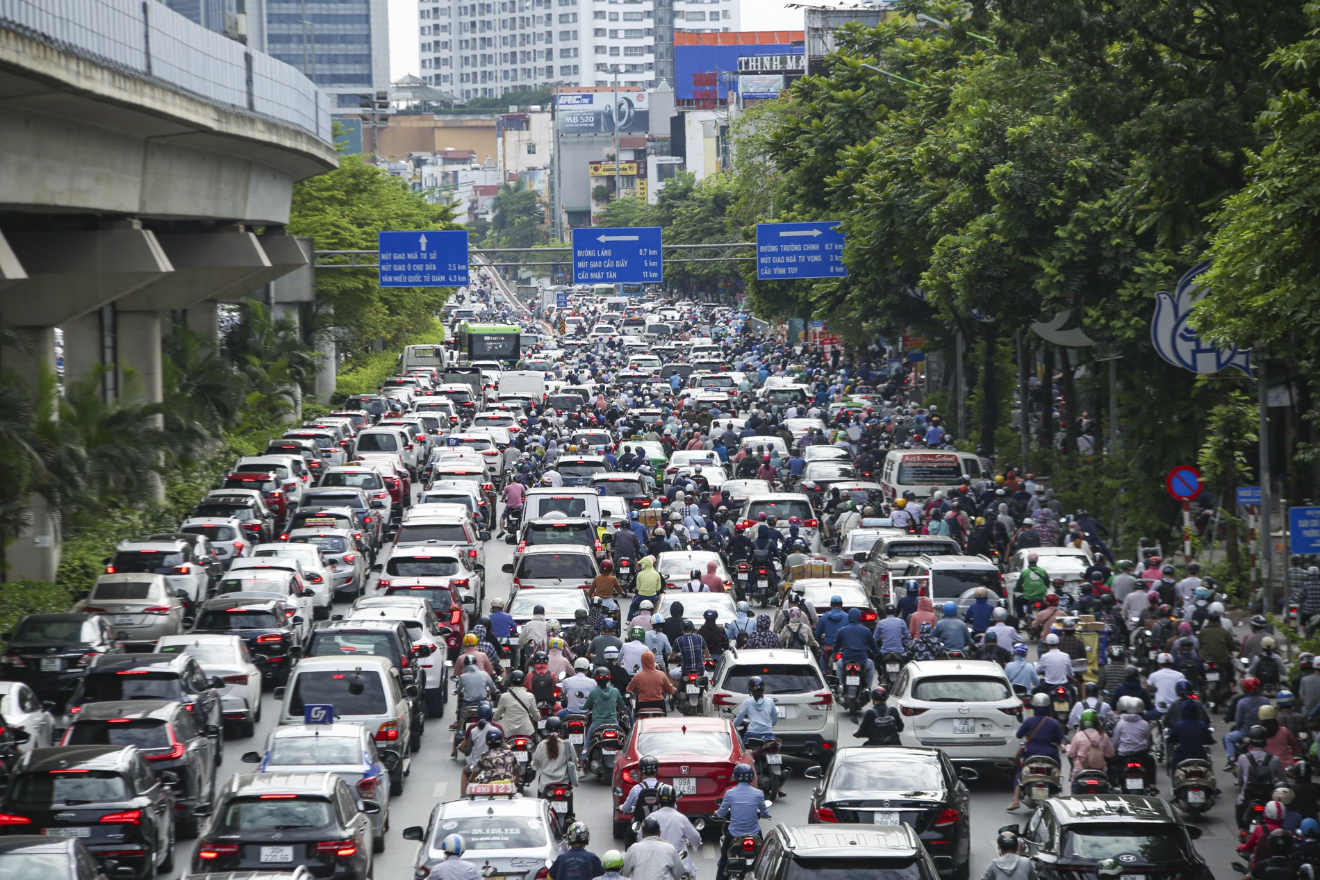 Hà Nội tổ chức phân luồng giao thông mới, &quot;điểm đen&quot; ùn tắc Ngã Tư Sở thế nào? - Ảnh 5.