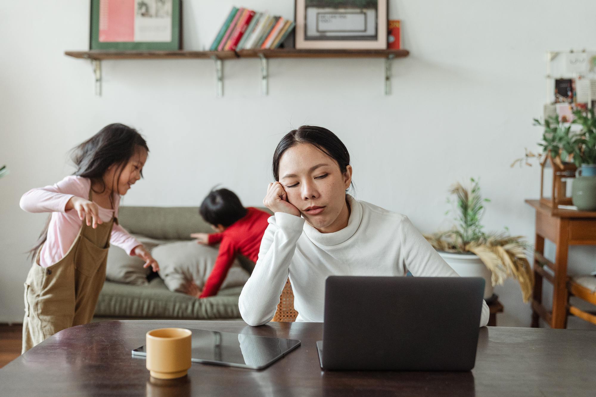 4 lí do khi được công ty &quot;đặc cách&quot; làm tại nhà, nhưng không phải dân văn phòng nào cũng thích - Ảnh 2.