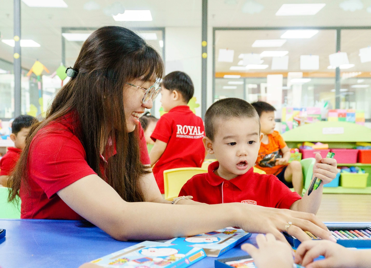 Ưu đãi học phí “khủng” dành cho trẻ mầm non khi đăng ký học tại Royal School Phú Lâm - Ảnh 2.