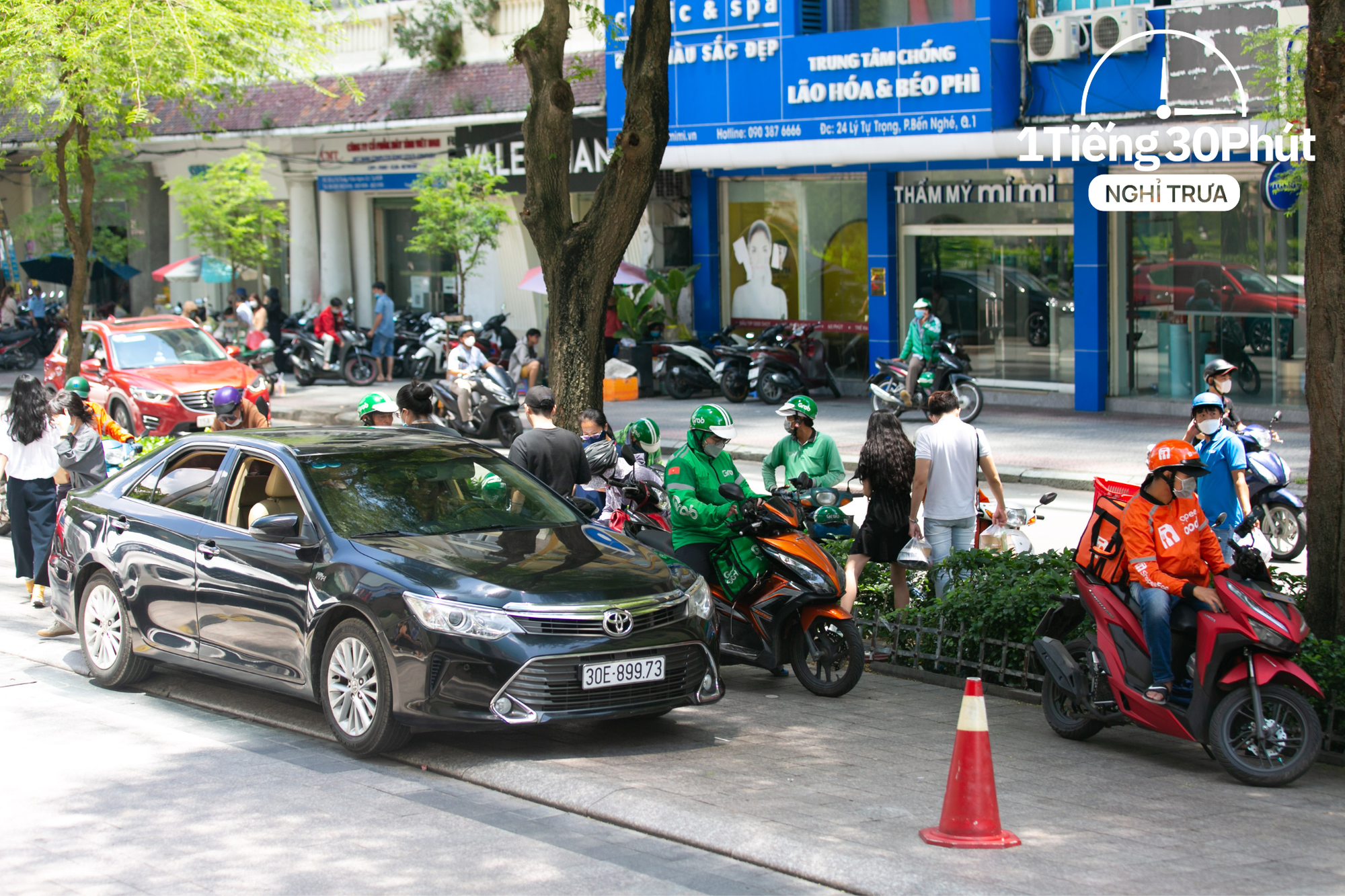 Dân văn phòng tại Trung tâm Thương mại sầm uất Vincom Đồng Khởi, Saigon Centre và &quot;nỗi khổ&quot; có khu ăn uống sẵn nhưng trưa phải cuốc bộ đi xa  - Ảnh 4.