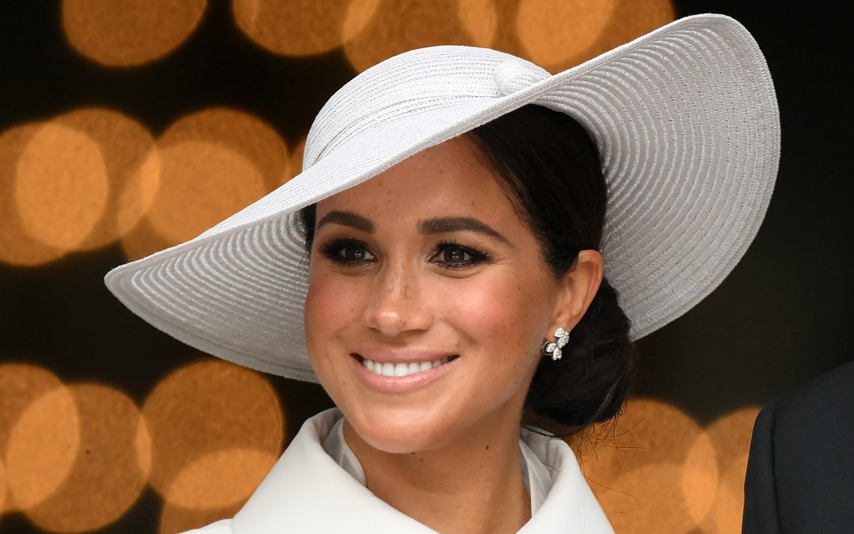 Nụ cười hoàn hảo của Meghan Markle trong mọi khoảnh khắc tại đại lễ Bạch Kim làm bùng nổ truyền thông