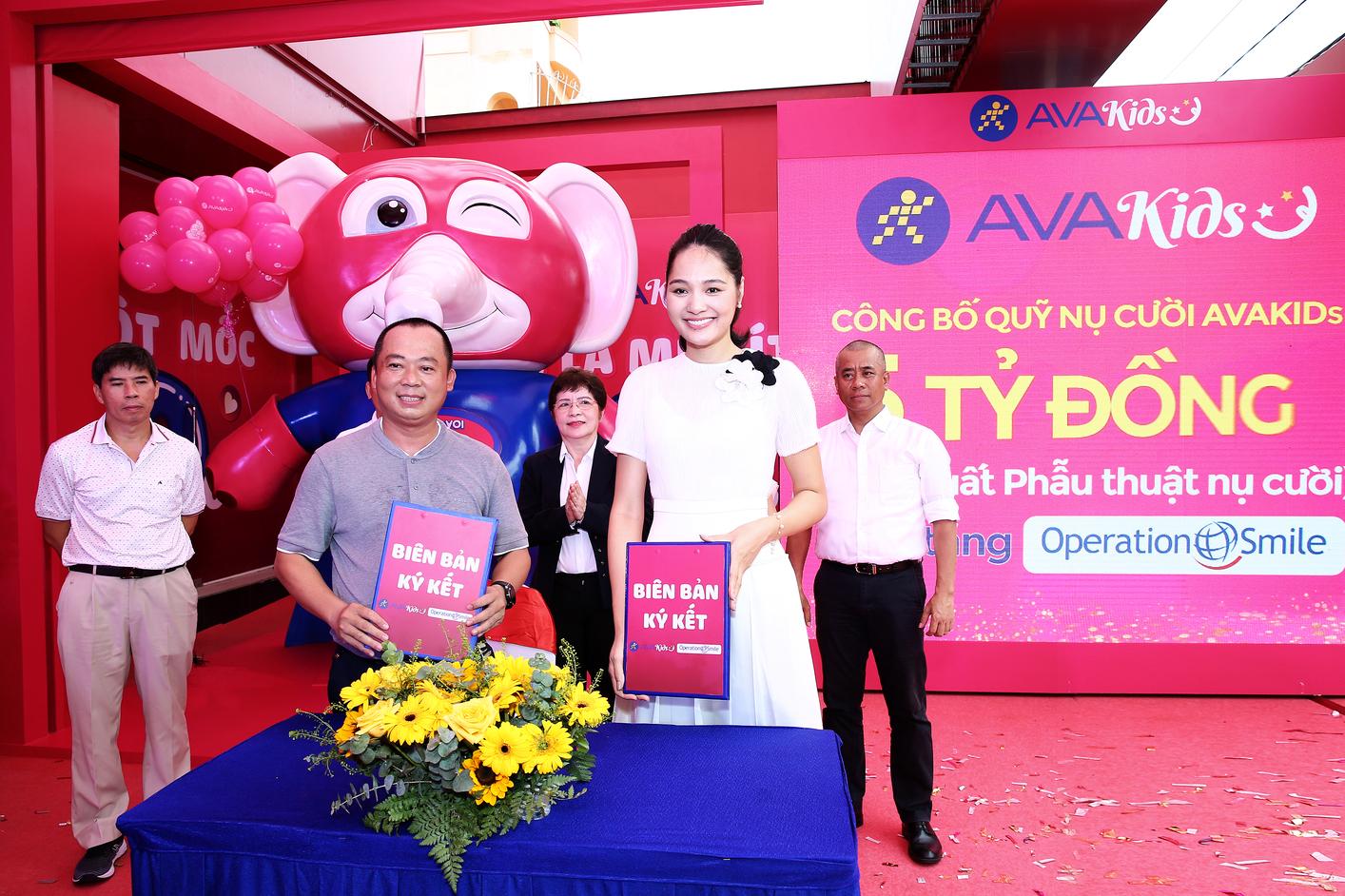 Hoa hậu Hương Giang xuất hiện lung linh ở sự kiện, nhan sắc “mẹ bỉm khiến ai cũng trầm trồ - Ảnh 3.