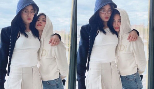 Song Hye Kyo lộ chiều cao khiêm tốn khi đứng cạnh siêu mẫu - Ảnh 2.