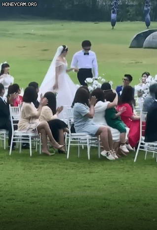 "Thương ngày nắng về" đóng máy, lộ cảnh Duy dắt tay Trang bước đi giữa lễ đường - Ảnh 3.