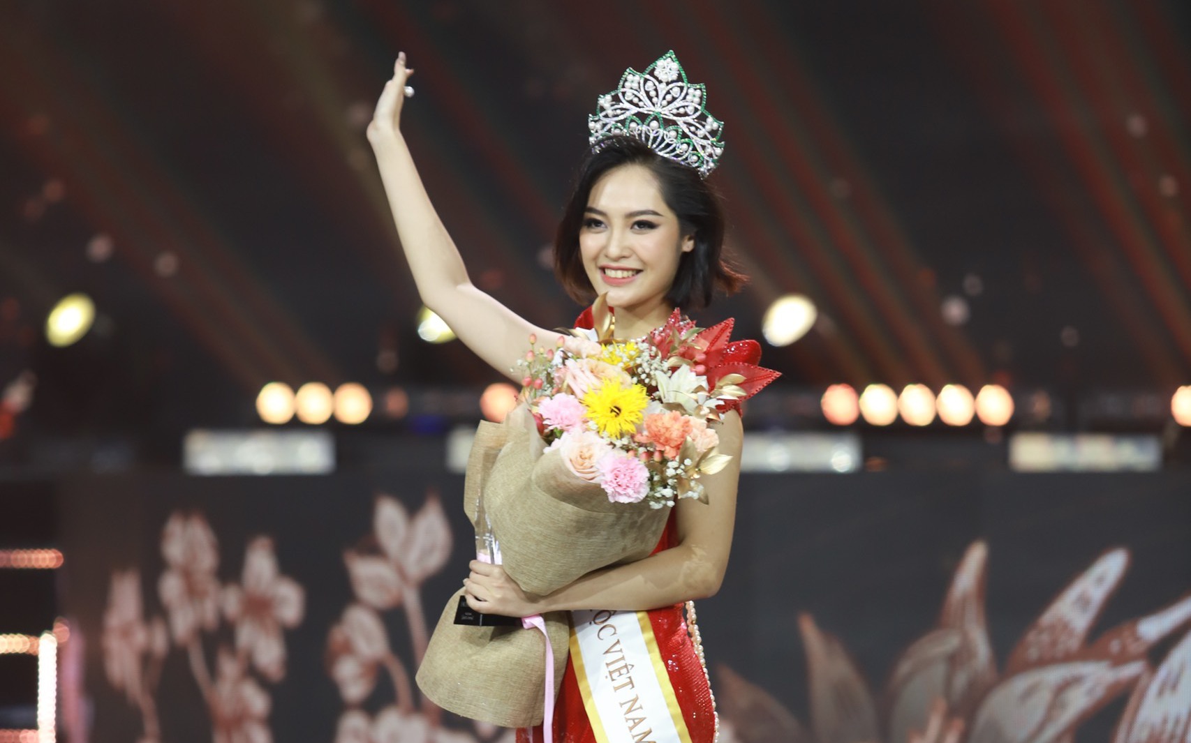 Chung kết Hoa hậu các dân tộc Việt Nam 2022: Nông Thúy Hằng đăng quang