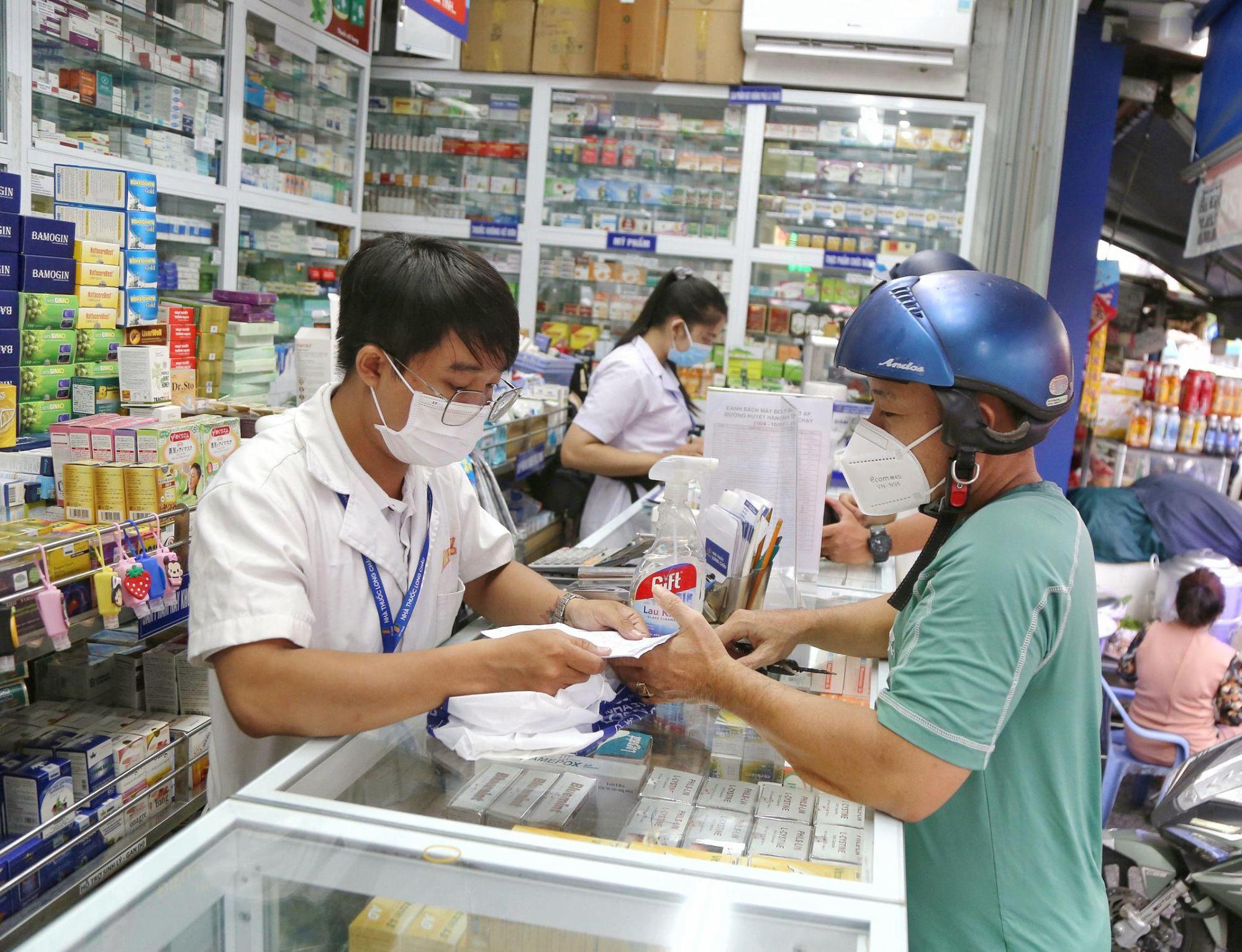 FPT Long Châu thu cũ đổi mới miễn phí 10000 máy đo đường huyết - Ảnh 1.