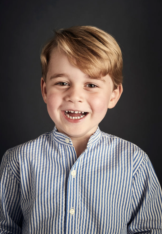 Hoàng tử George tròn 9 tuổi, bức ảnh mừng sinh nhật cho thấy cậu bé đã khác xưa rồi - Ảnh 5.
