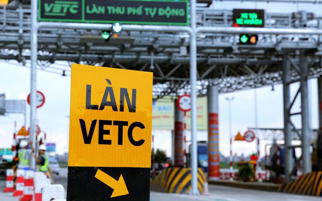 Từ 1/8, thu phí điện tử không dừng trên 141 tuyến cao tốc toàn quốc, thẻ thu phí tự động cần đáp ứng điều kiện gì để không bị phạt? - Ảnh 1. Từ 1/8, thu phí điện tử không dừng trên 141 tuyến cao tốc toàn quốc, thẻ thu phí tự động cần đáp ứng điều kiện gì để không bị phạt? - Ảnh 1.