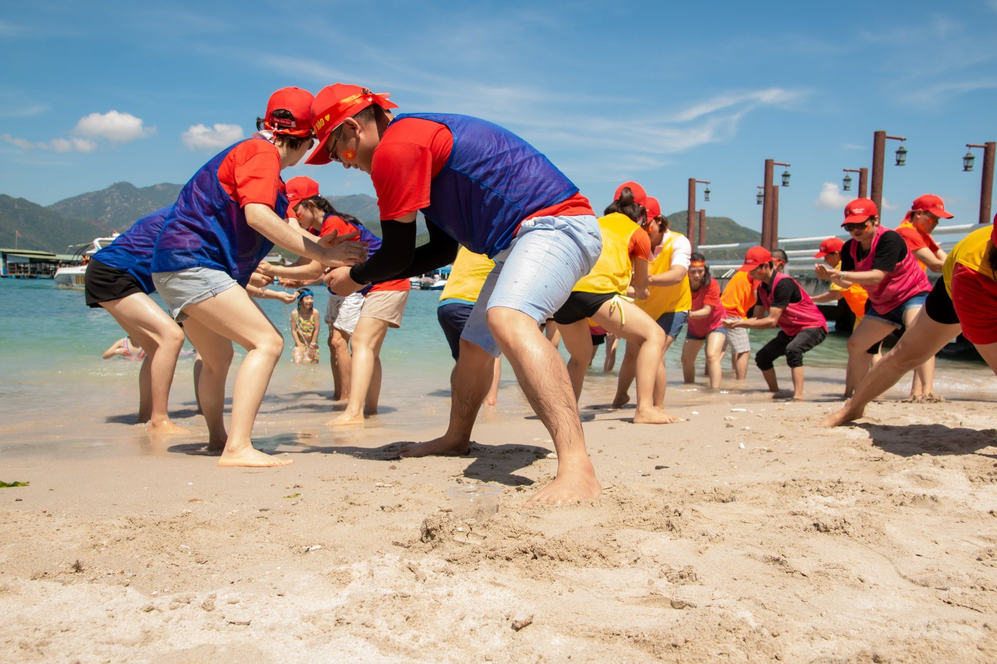 Những trò chơi tập thể vừa vui vừa không cần "cởi để gắn kết" - Ảnh 4.