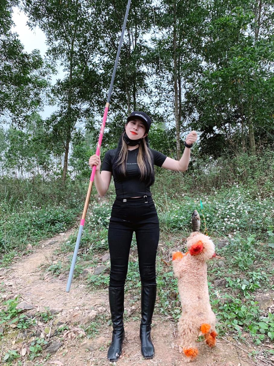 Mất trắng sau dịch, chàng trai Nghệ An rẽ hướng làm cần thủ triệu follower trên TikTok - Ảnh 4.