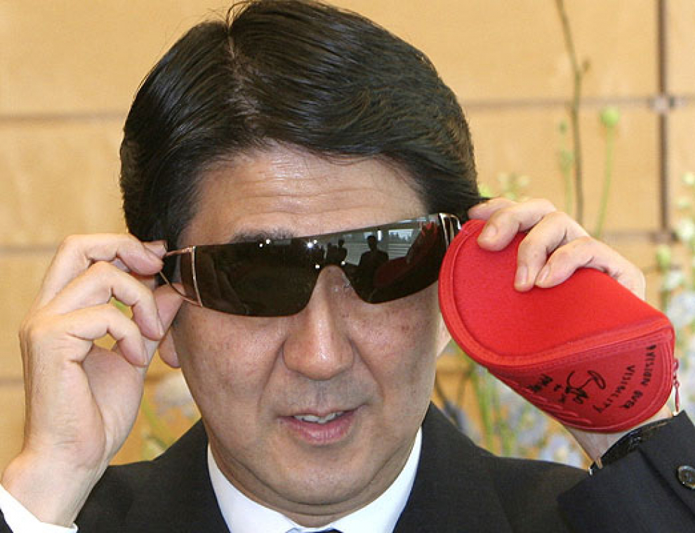 Những khoảnh khắc ấn tượng không thể nào quên trong cuộc đời cựu Thủ tướng Abe Shinzo - Ảnh 4.