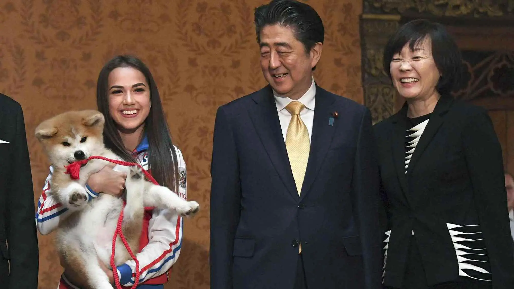 Những khoảnh khắc ấn tượng không thể nào quên trong cuộc đời cựu Thủ tướng Abe Shinzo - Ảnh 16.