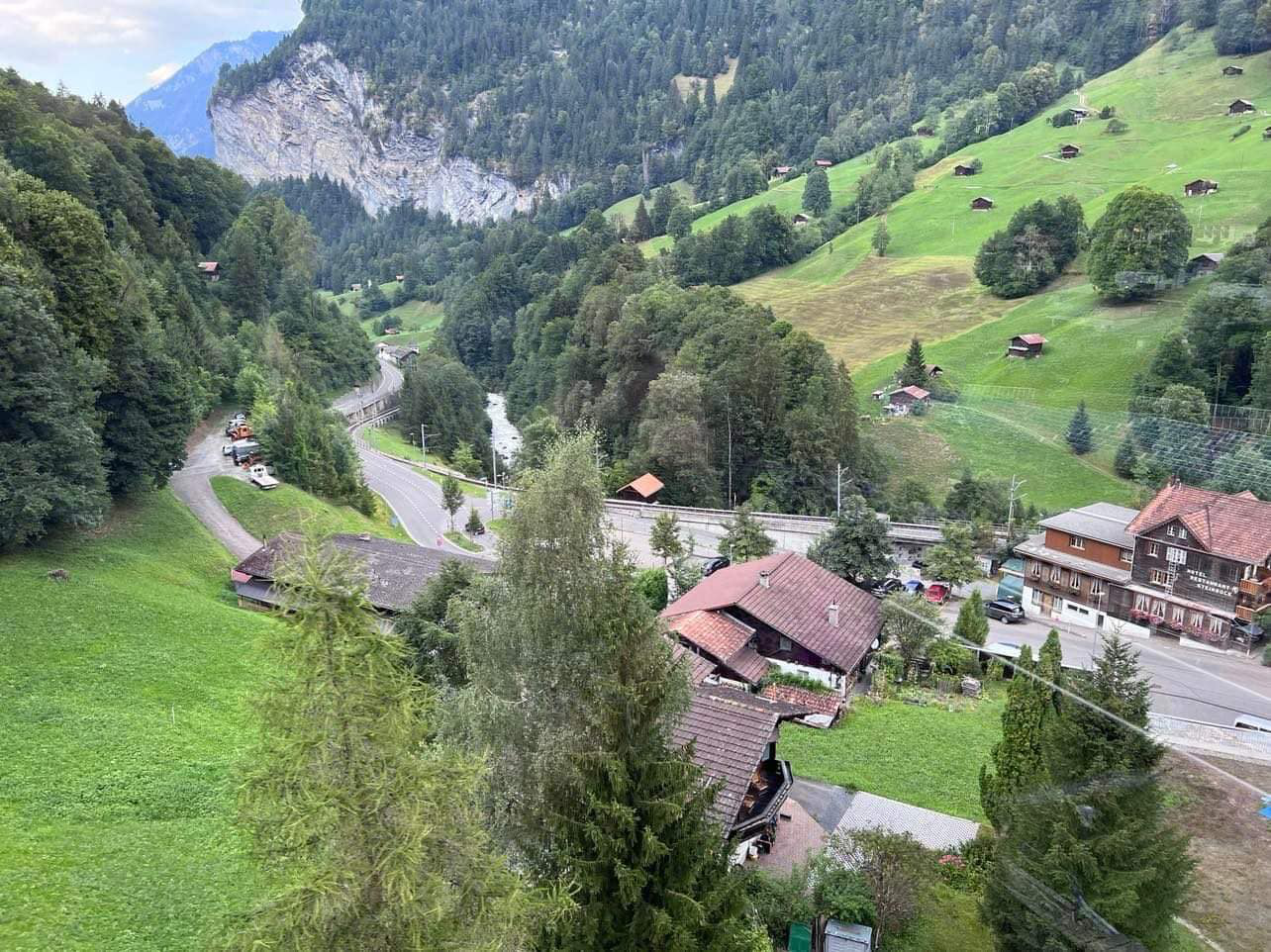 Kinh nghiệm du lịch Thụy Sỹ cho các gia đình có con nhỏ - Ảnh 3.