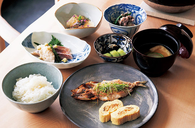 Trong bữa cơm, người Nhật hay ăn 1 món rau “nhớt như dầu” để trẻ lâu và ngừa ung thư, chợ Việt không bao giờ thiếu - Ảnh 1.