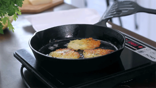 Biến tấu khoai tây thành món "bánh" thần thánh, ăn vặt cũng ngon mà làm món chính càng mê - Ảnh 6.