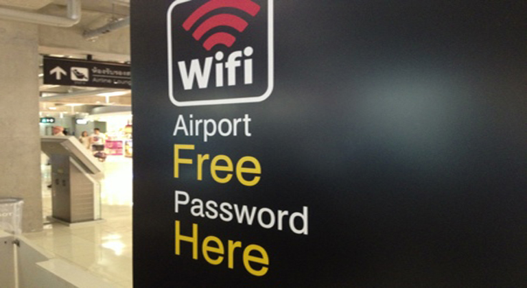 Đi du lịch dịp nghỉ lễ, cẩn trọng với mạng Wi-Fi công cộng, miễn phí - Ảnh 1.