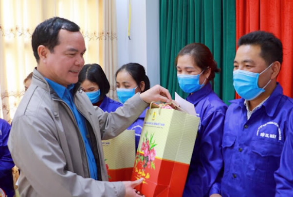 Hà Nội: Người lao động thu nhập sẽ được hỗ trợ 1 triệu đồng dịp Tết Nguyên đán 2024 - Ảnh 1.