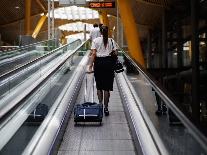 Mùa du lịch sắp tới, đây là 10 lời khuyên du lịch tốt nhất của 1 nữ tiếp viên hàng không - Ảnh 1.