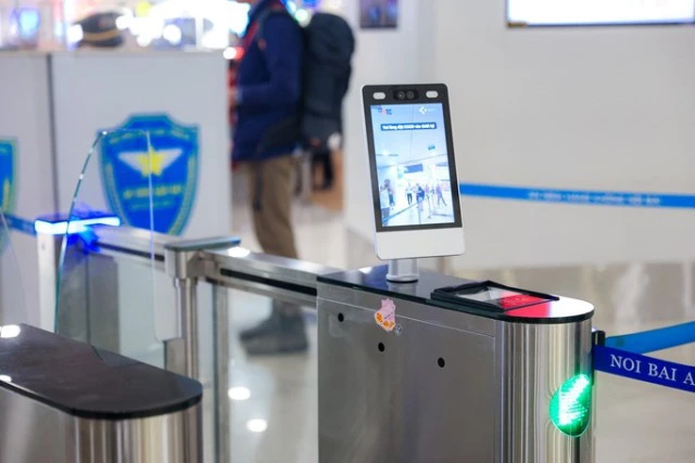 Hành khách đi máy bay có thể dùng app VNeID thay thế căn cước công dân - Ảnh 1.