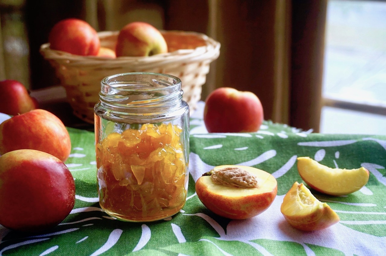 nectarine-jam_mut-dao_bakez-2.jpeg nectarine-jam_mut-dao_bakez-2.jpeg