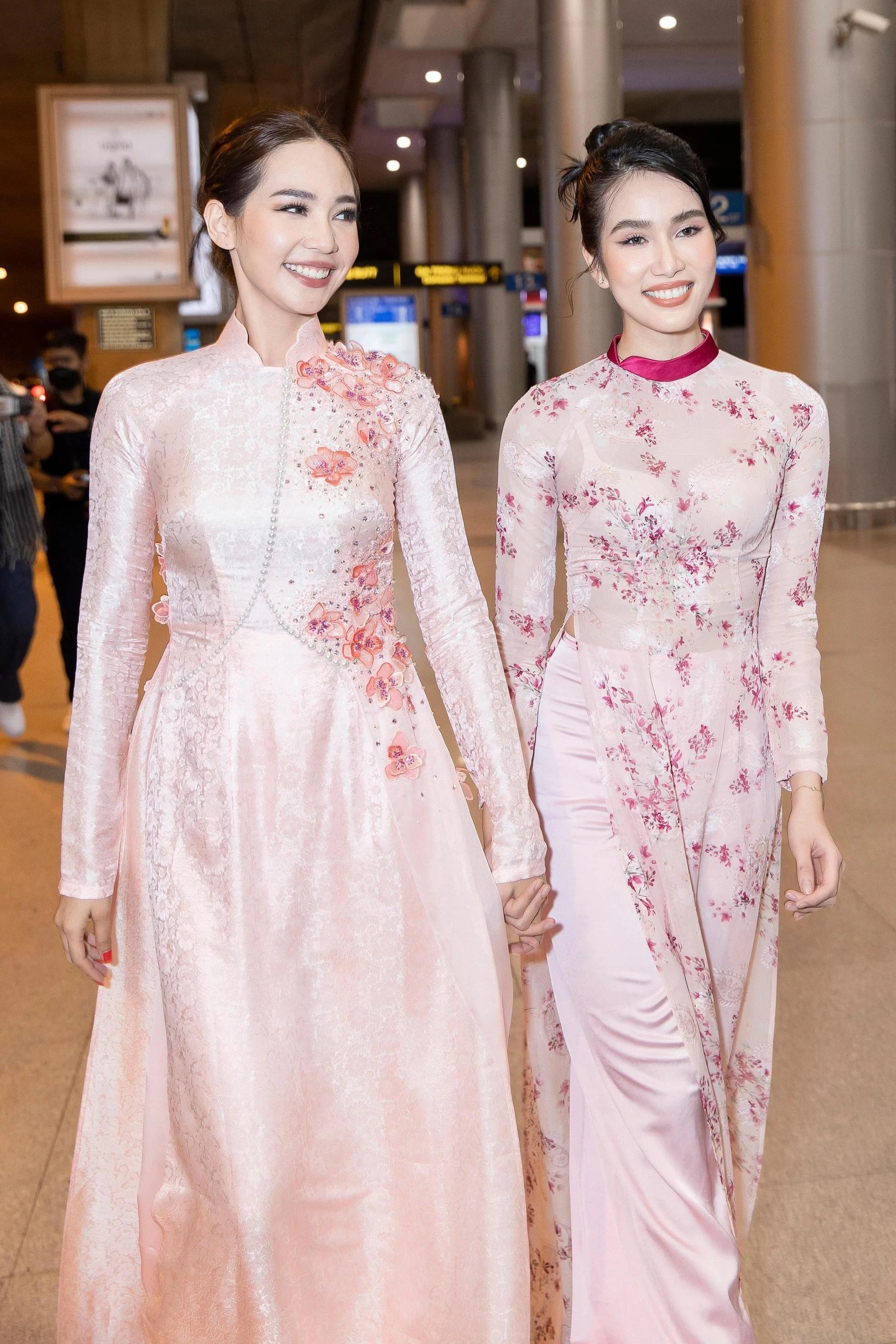 Điểm chung của các hoa hậu quốc tế khi diện áo dài truyền thống Việt Nam - Ảnh 6.