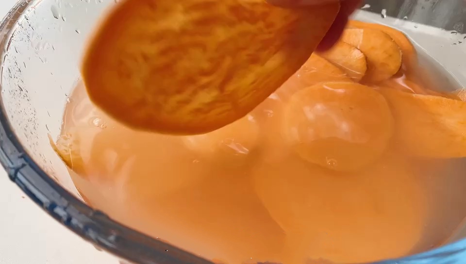 Món ngon ngày Tết: Ba món củ quả sấy tốt cho sức khỏe - Ảnh 10.