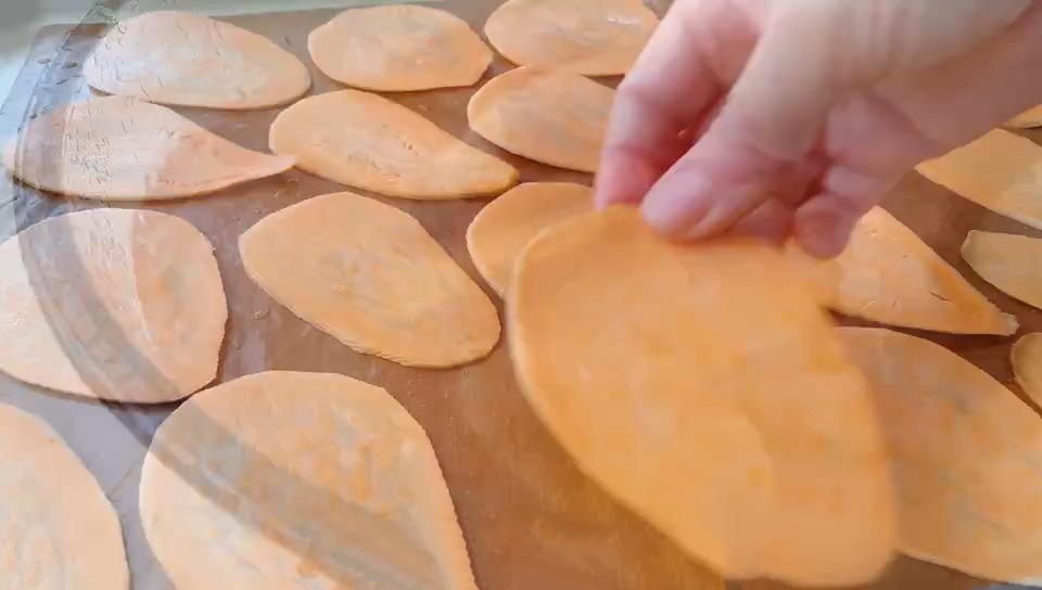 Món ngon ngày Tết: Ba món củ quả sấy tốt cho sức khỏe - Ảnh 11.