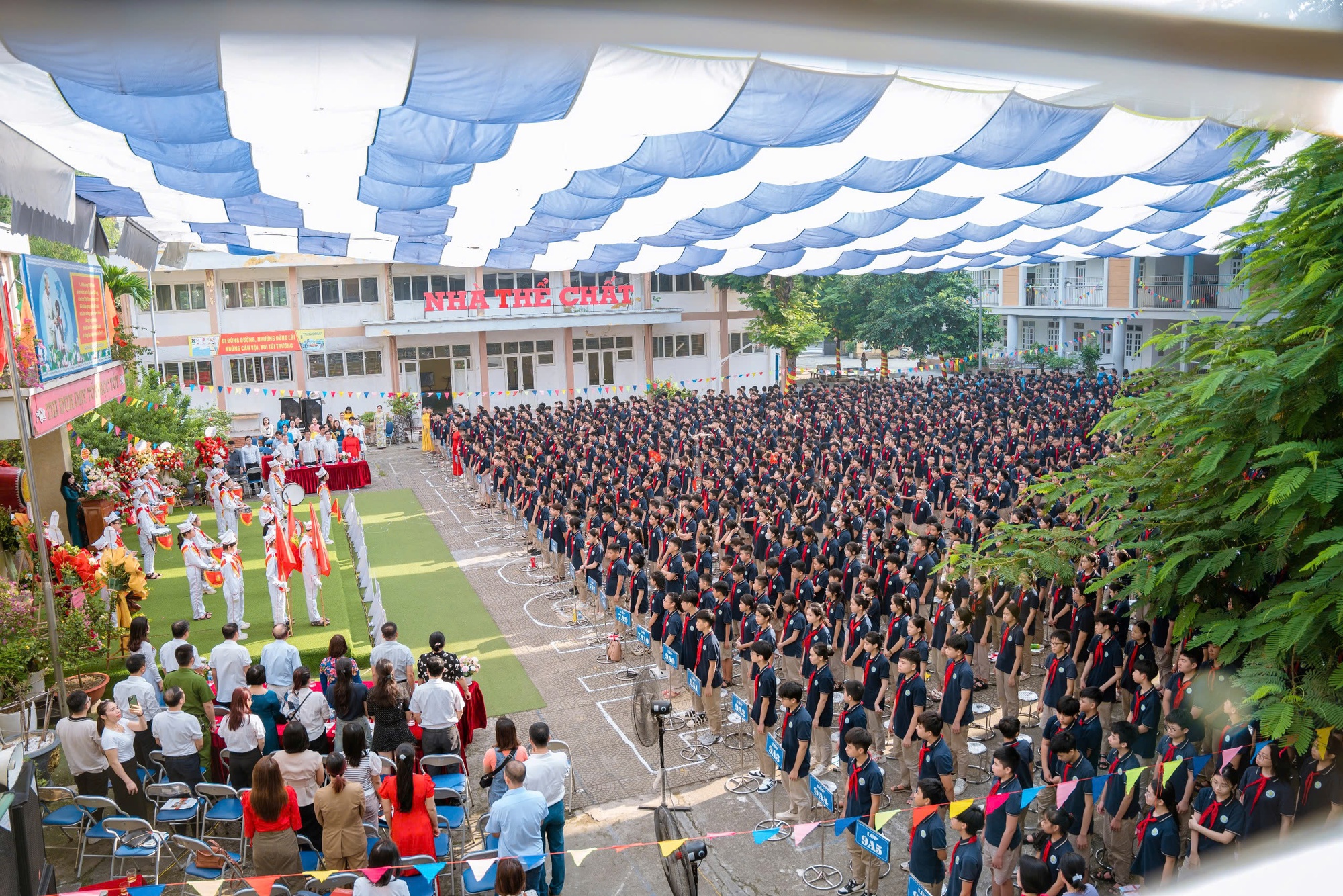 20/11 và lời tâm sự của nữ Hiệu trưởng: Học sinh hư thì chúng ta giáo dục đến cùng, quyết không đẩy gánh nặng cho xã hội!- Ảnh 1.